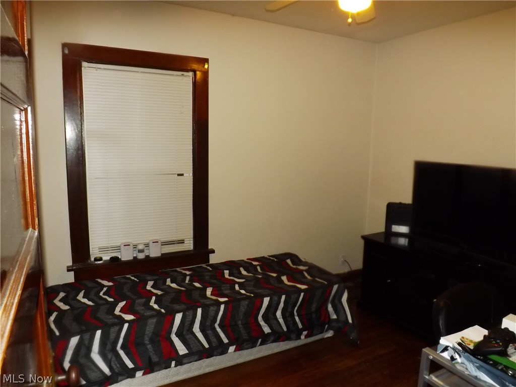 3325 Ralph Avenue Cleveland, OH 44109 - Photo 8 of 14 3rd bedroom