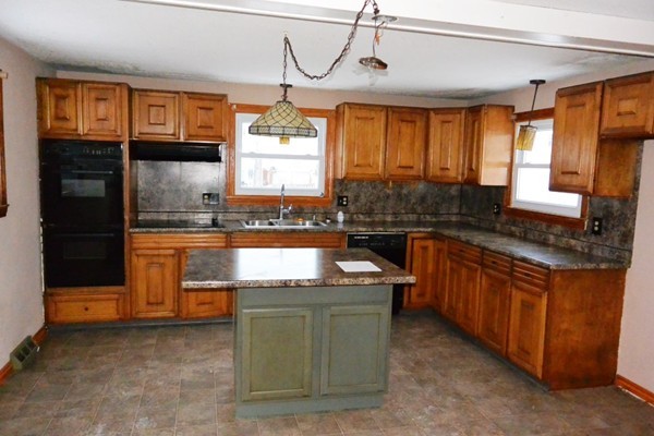 102 San Miguel Street Springfield, MA 01104 - Photo 3 of 12