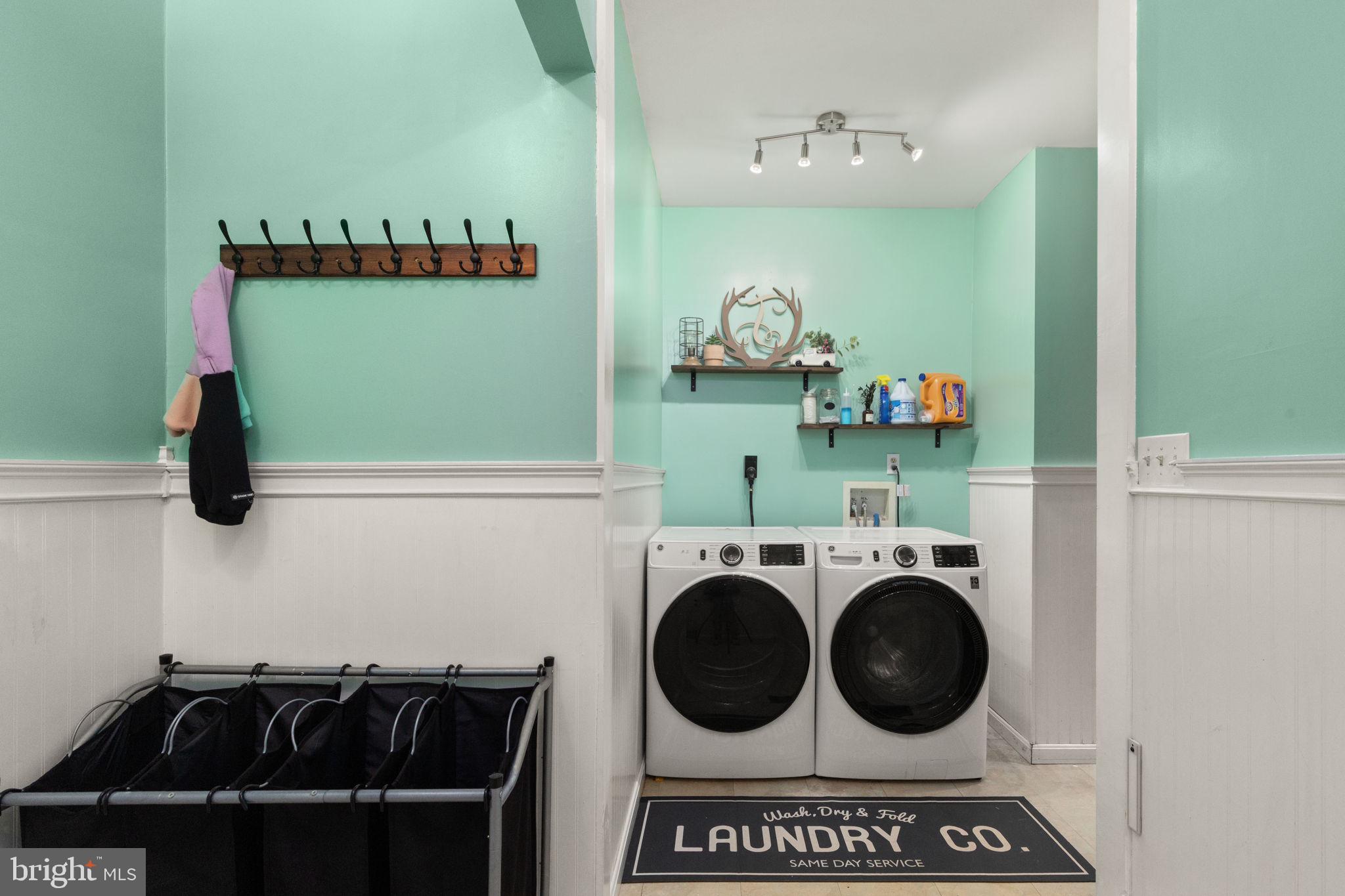 2140 Marston Road New Windsor, MD 21776 - Photo 23 of 48 a utility room with dryer and washer