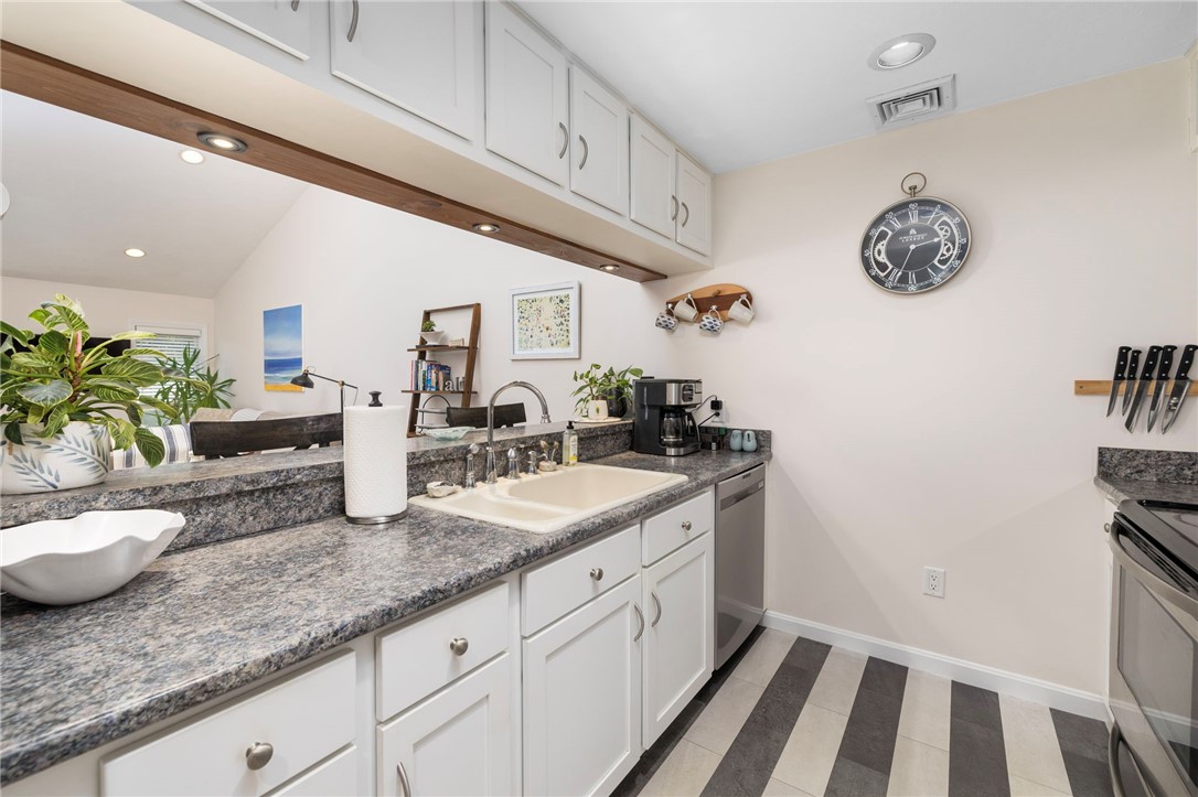 1125 Point Judith Road, Unit B6 Narragansett, RI 02882 - Photo 13 of 34 Gallery Image 13