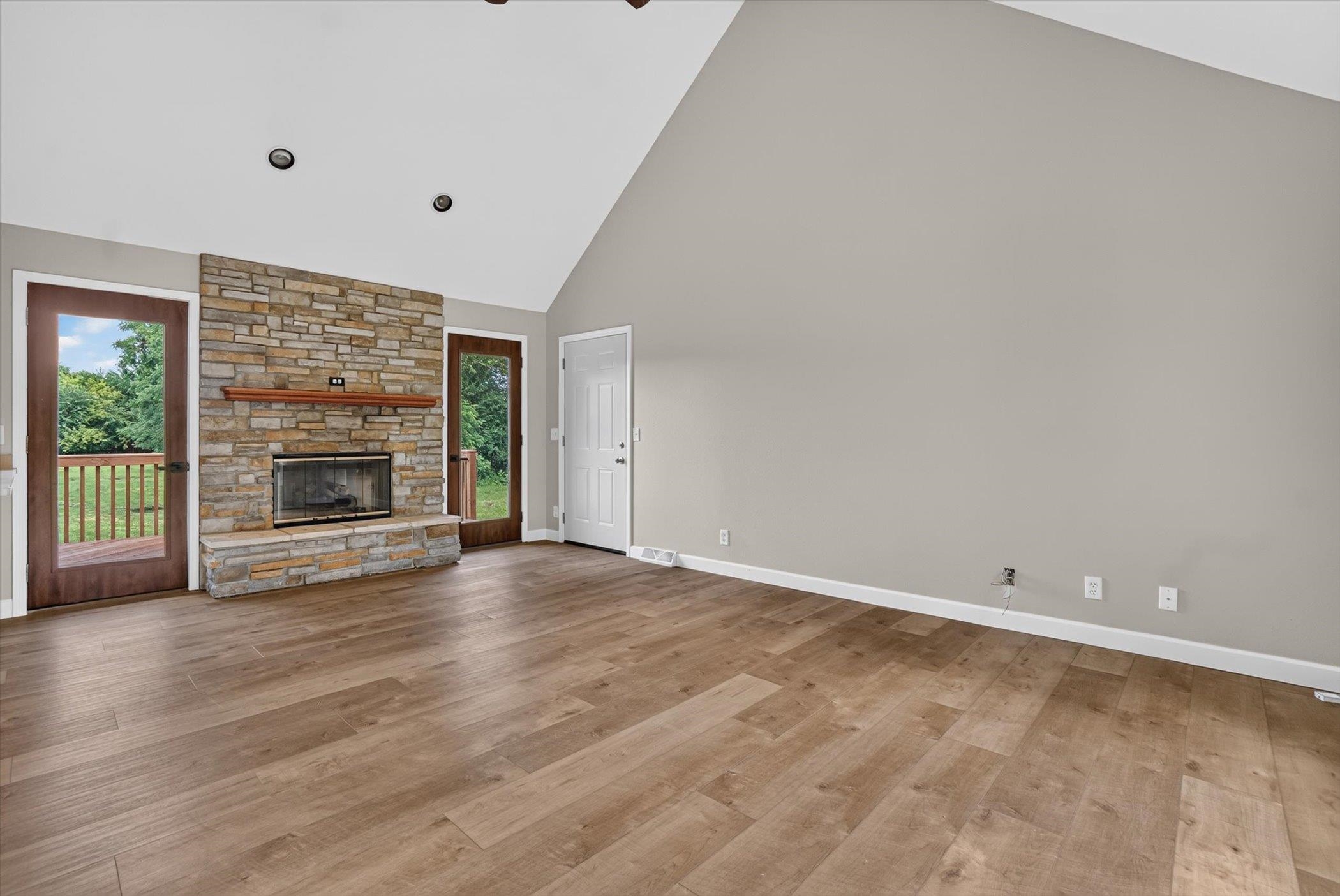 4437 South Oakley Road Janesville, WI 53546 - Photo 17 of 40