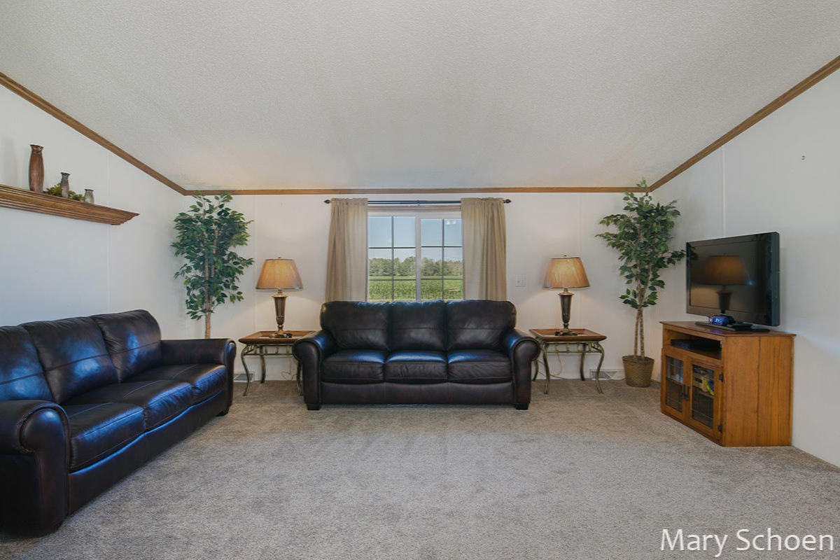 1951 North Marble Road Trufant, MI 49347 - Photo 4 of 30 Living Room