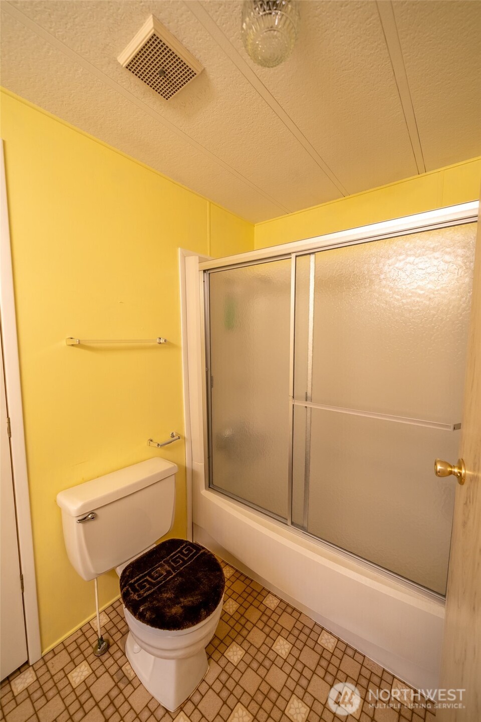 57 Clemons Road, Unit 64 Montesano, WA 98563 - Photo 24 of 35 a bathroom with a sink and a toilet