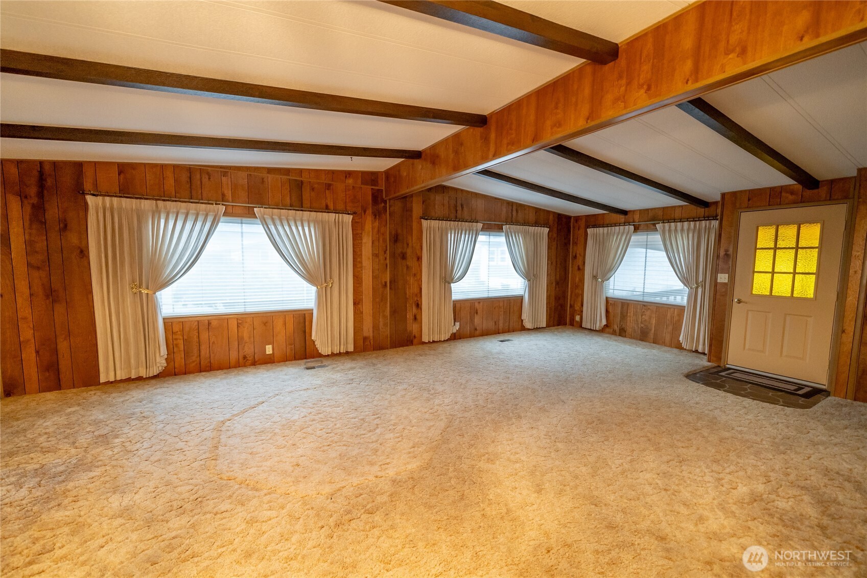 57 Clemons Road, Unit 64 Montesano, WA 98563 - Photo 5 of 35 an empty room with windows and closet