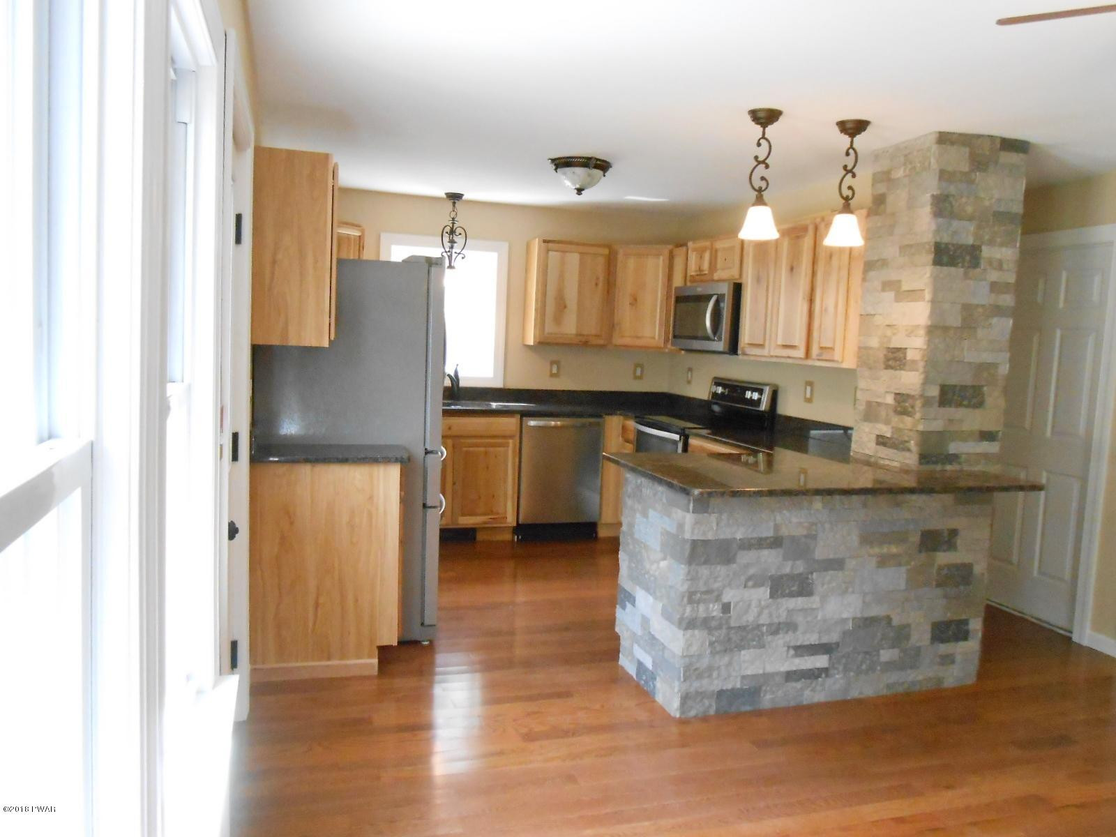 579 Rowland Road Greeley, PA 18425 - Photo 6 of 44 6-Kitchen 5