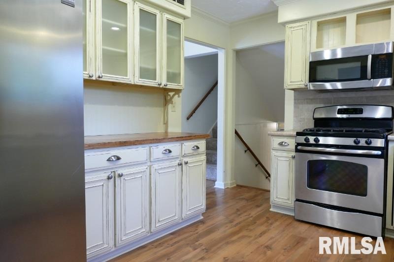 411 West Stonegate Road Peoria, IL 61614 - Photo 13 of 27 Gallery Image 13