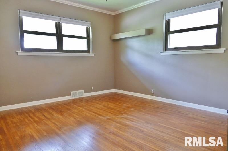 411 West Stonegate Road Peoria, IL 61614 - Photo 14 of 27 Gallery Image 14