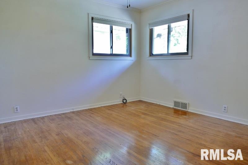 411 West Stonegate Road Peoria, IL 61614 - Photo 18 of 27 Gallery Image 18
