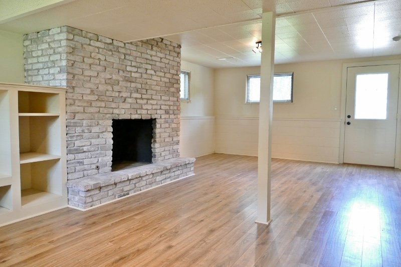 411 West Stonegate Road Peoria, IL 61614 - Photo 21 of 27 Gallery Image 21