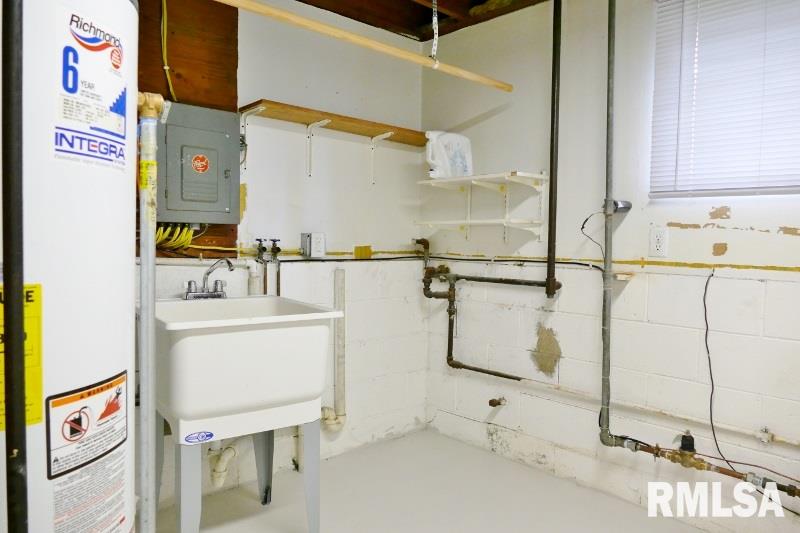411 West Stonegate Road Peoria, IL 61614 - Photo 23 of 27 Gallery Image 23