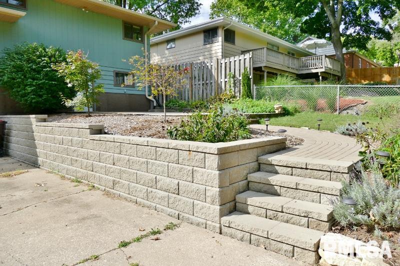 411 West Stonegate Road Peoria, IL 61614 - Photo 24 of 27 Gallery Image 24