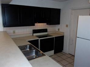 1922 Maux Drive Houston, TX 77043 - Photo 4 of 9 KITCHEN HOME MAY NOT BE VACANT