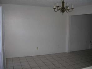 1922 Maux Drive Houston, TX 77043 - Photo 5 of 9 DINING HOME MAY NOT BE VACANT