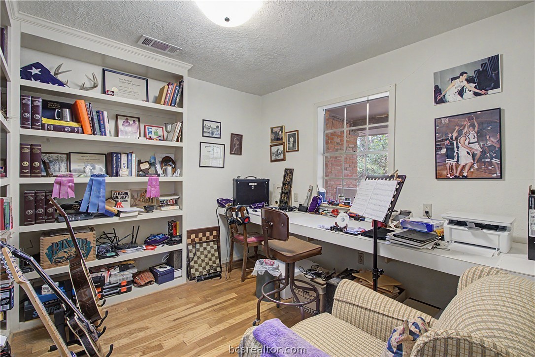 7097 Batts Ferry Road College Station, TX 77845 - Photo 12 of 36 Gallery Image 12