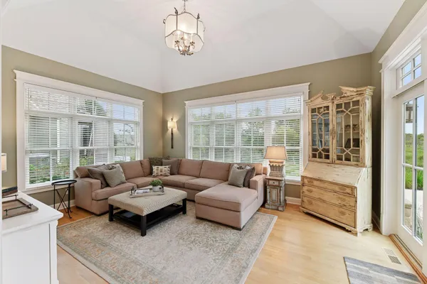 $2,995,000 | 440 Stubbs Bay Road North, Orono, MN 55356