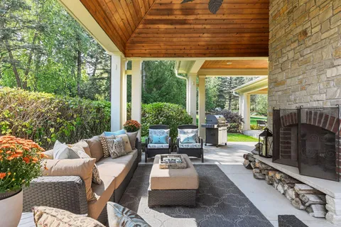 $2,995,000 | 440 Stubbs Bay Road North, Orono, MN 55356