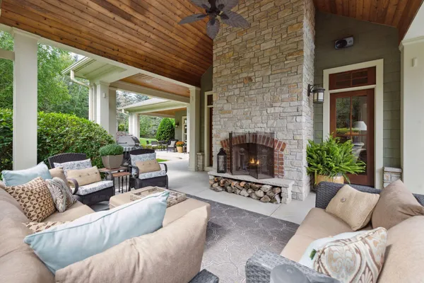 $2,995,000 | 440 Stubbs Bay Road North, Orono, MN 55356