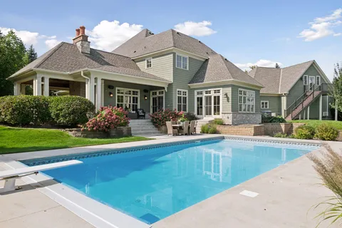 $2,995,000 | 440 Stubbs Bay Road North, Orono, MN 55356
