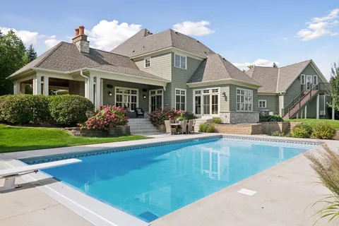 $2,995,000 | 440 Stubbs Bay Road North, Orono, MN 55356