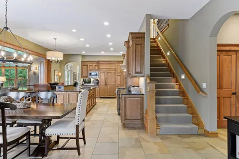 $2,995,000 | 440 Stubbs Bay Road North, Orono, MN 55356