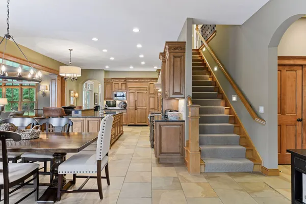 $2,995,000 | 440 Stubbs Bay Road North, Orono, MN 55356