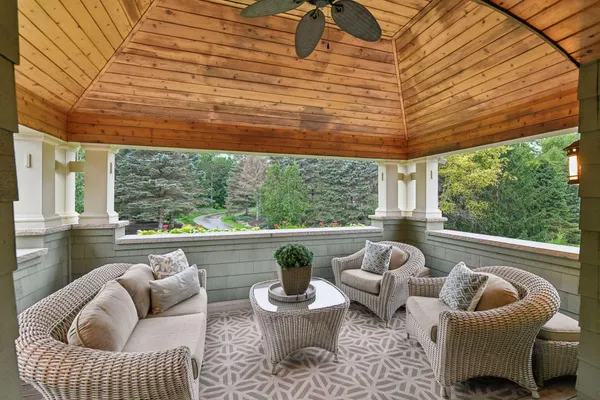 $2,995,000 | 440 Stubbs Bay Road North, Orono, MN 55356