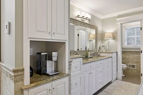 $2,995,000 | 440 Stubbs Bay Road North, Orono, MN 55356