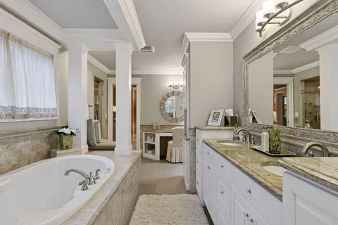 $2,995,000 | 440 Stubbs Bay Road North, Orono, MN 55356