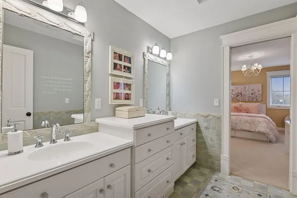 $2,995,000 | 440 Stubbs Bay Road North, Orono, MN 55356