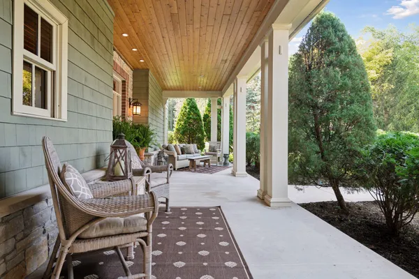 $2,995,000 | 440 Stubbs Bay Road North, Orono, MN 55356