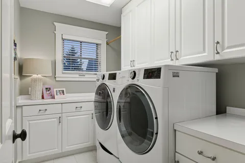 $2,995,000 | 440 Stubbs Bay Road North, Orono, MN 55356