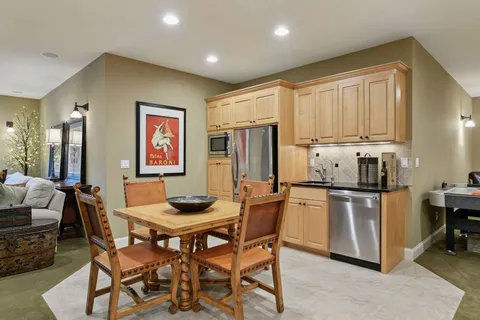 $2,995,000 | 440 Stubbs Bay Road North, Orono, MN 55356