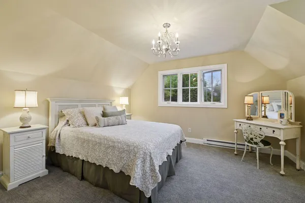 $2,995,000 | 440 Stubbs Bay Road North, Orono, MN 55356