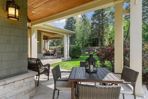 $2,995,000 | 440 Stubbs Bay Road North, Orono, MN 55356