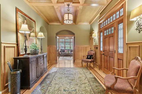 $2,995,000 | 440 Stubbs Bay Road North, Orono, MN 55356