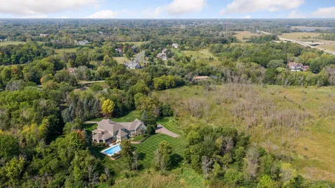 $2,995,000 | 440 Stubbs Bay Road North, Orono, MN 55356