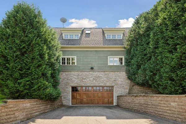 $2,995,000 | 440 Stubbs Bay Road North, Orono, MN 55356