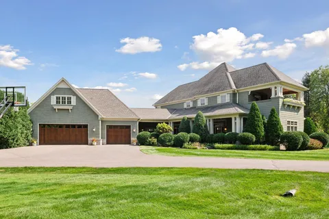 $2,995,000 | 440 Stubbs Bay Road North, Orono, MN 55356
