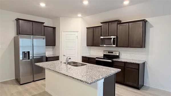 $1,995 | 916 Cherry Blossom Street, Anna, TX 75409