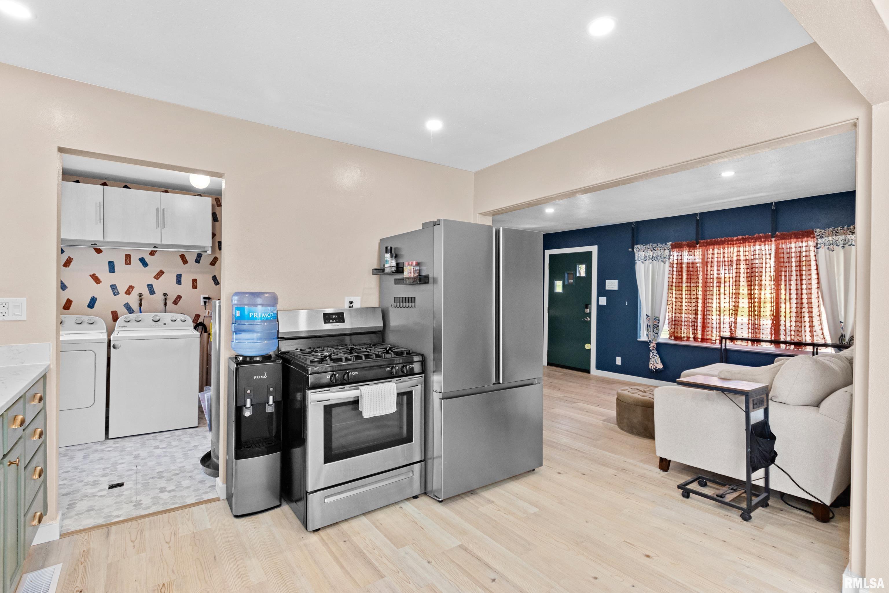 330 West Stonegate Road Peoria, IL 61614 - Photo 13 of 35 Gallery Image 13
