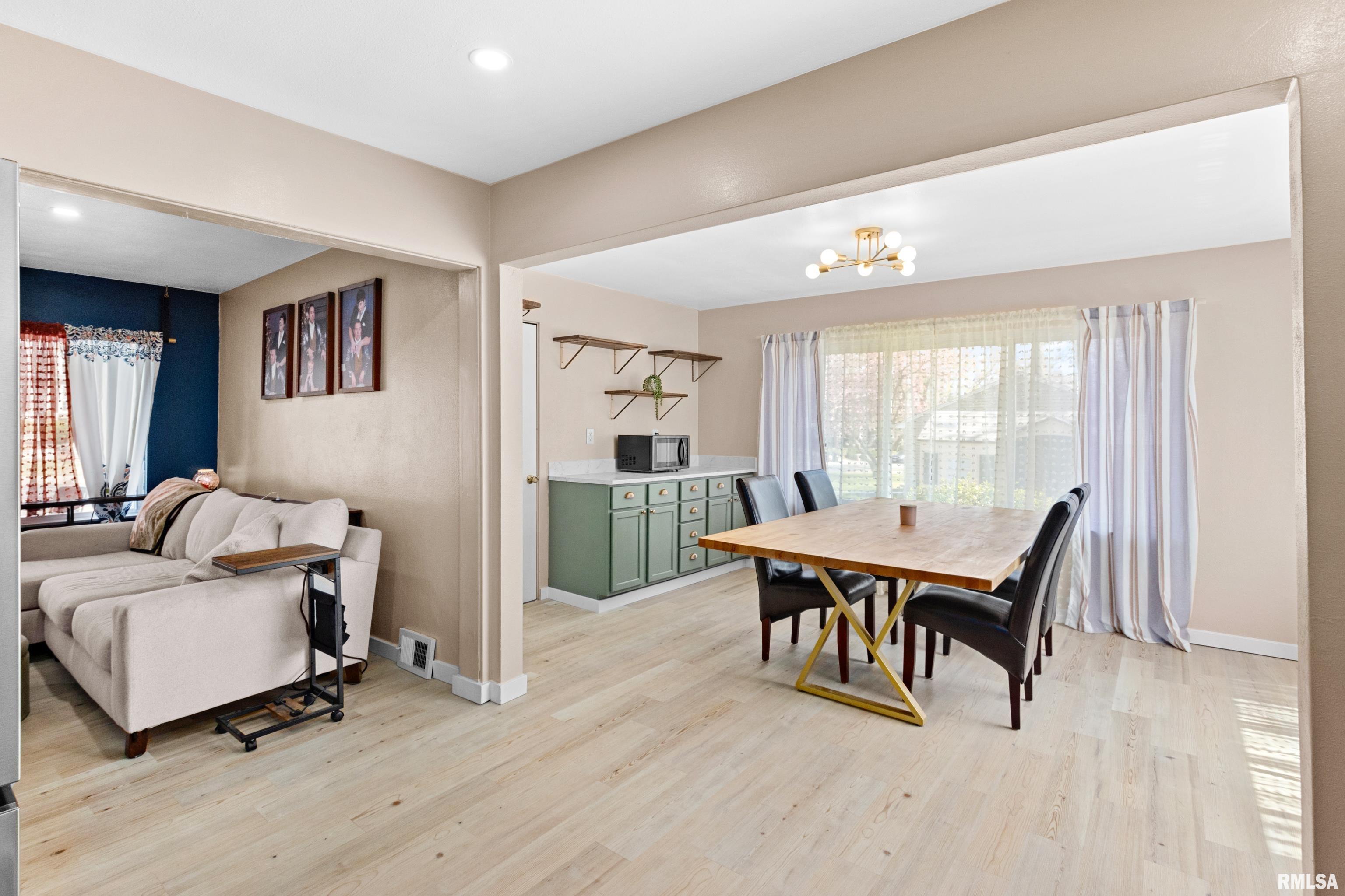 330 West Stonegate Road Peoria, IL 61614 - Photo 14 of 35 Gallery Image 14