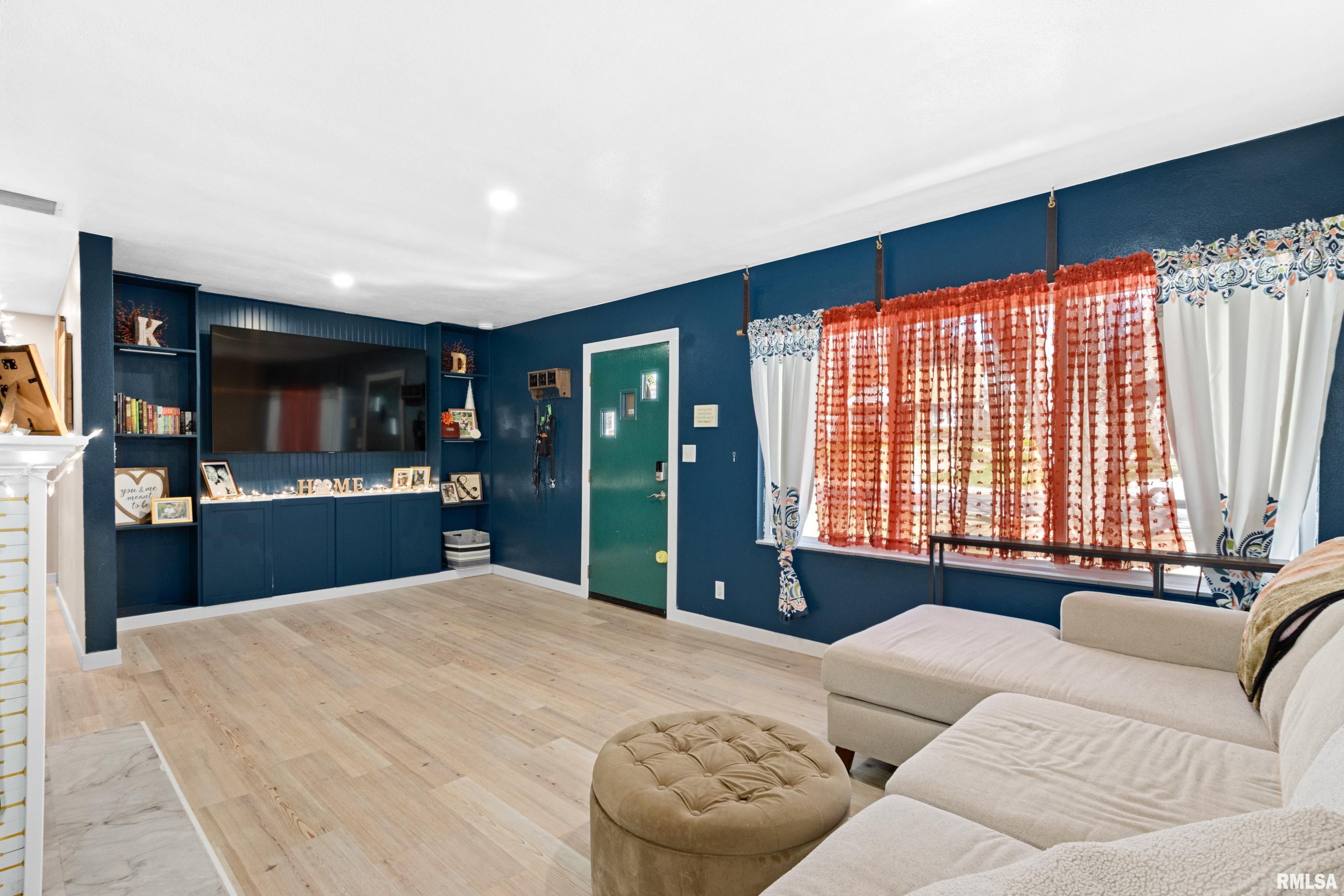 330 West Stonegate Road Peoria, IL 61614 - Photo 8 of 35 Gallery Image 8