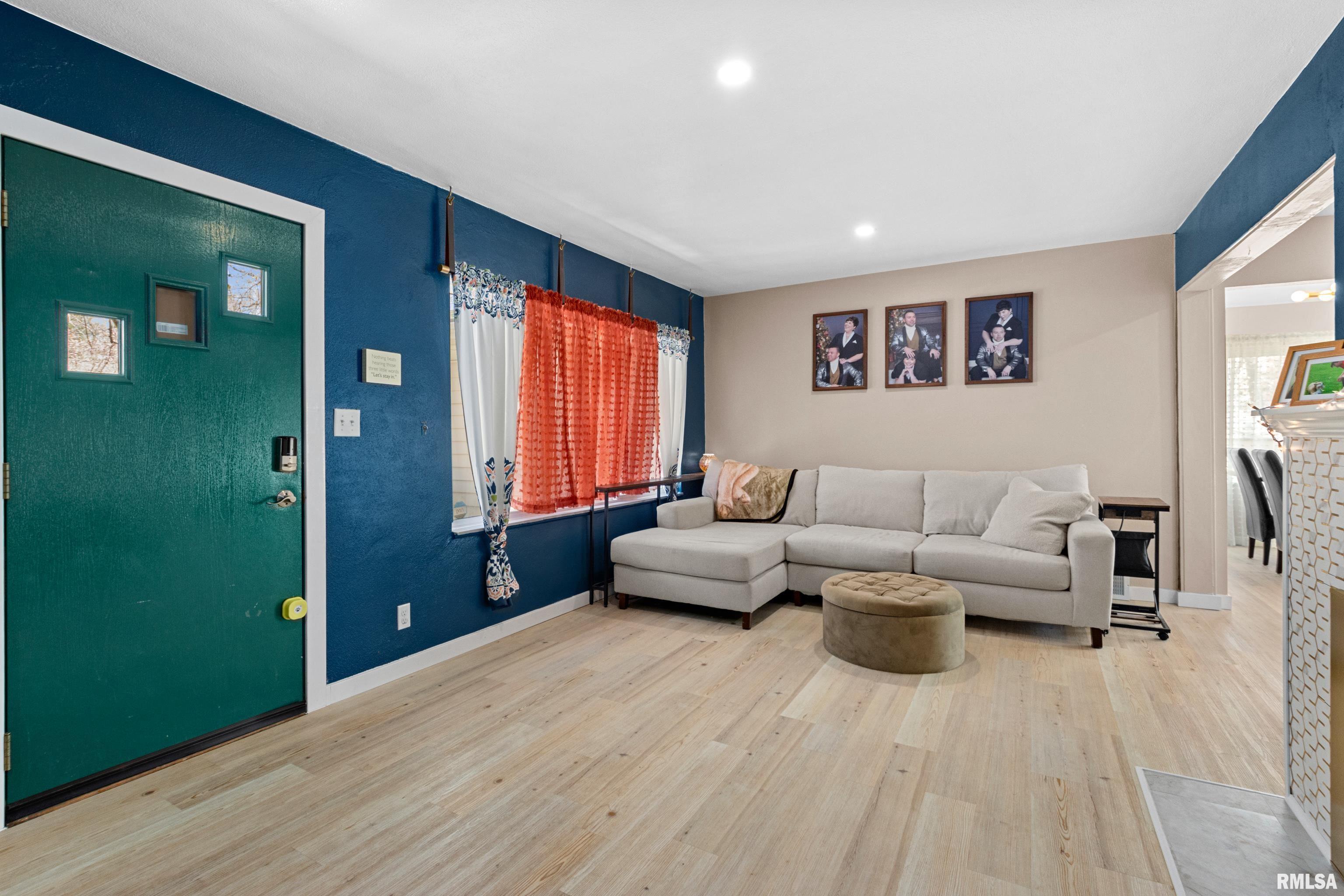 330 West Stonegate Road Peoria, IL 61614 - Photo 9 of 35 Gallery Image 9