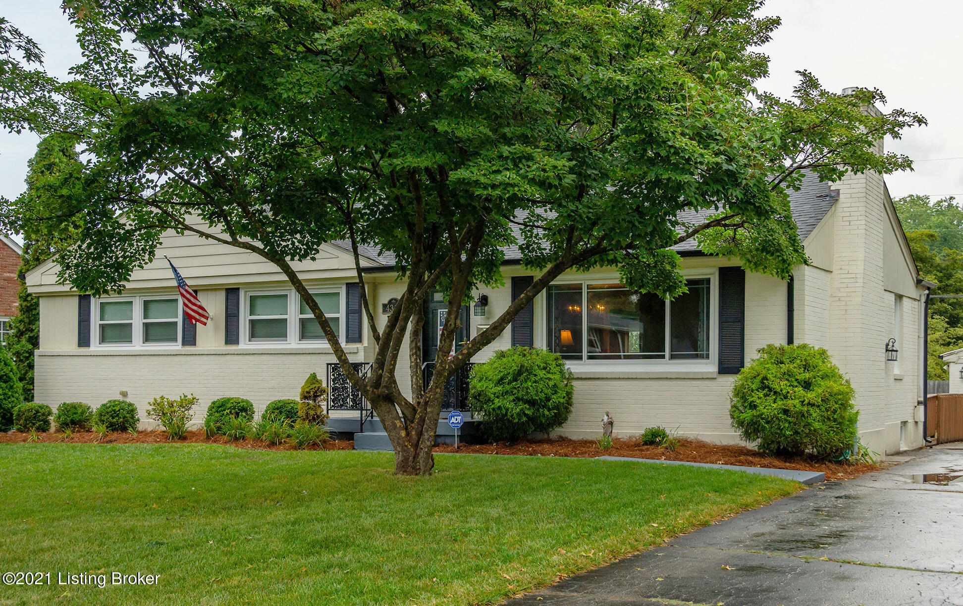 4319 Alicent Road Louisville, KY 40207 - Photo 2 of 54 4319-Alicent-Rd-20210820-002