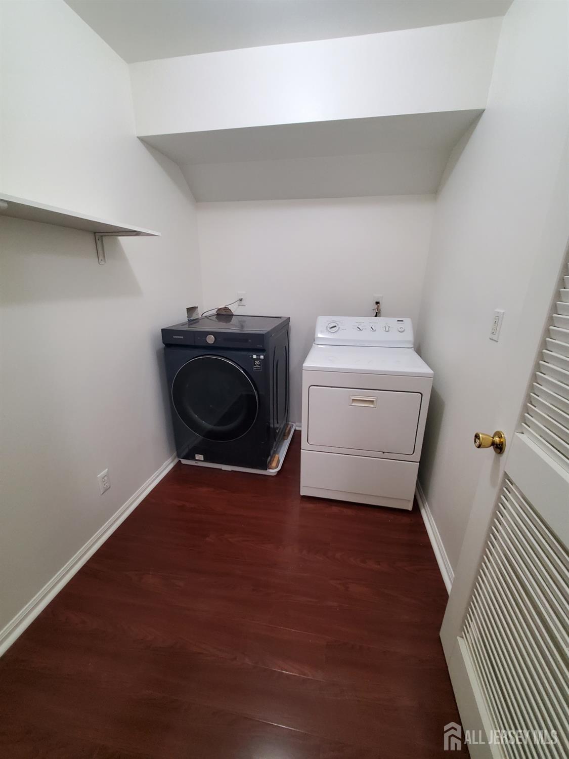 748 New Durham Road Edison, NJ 08817 - Photo 12 of 12 Gallery Image 12