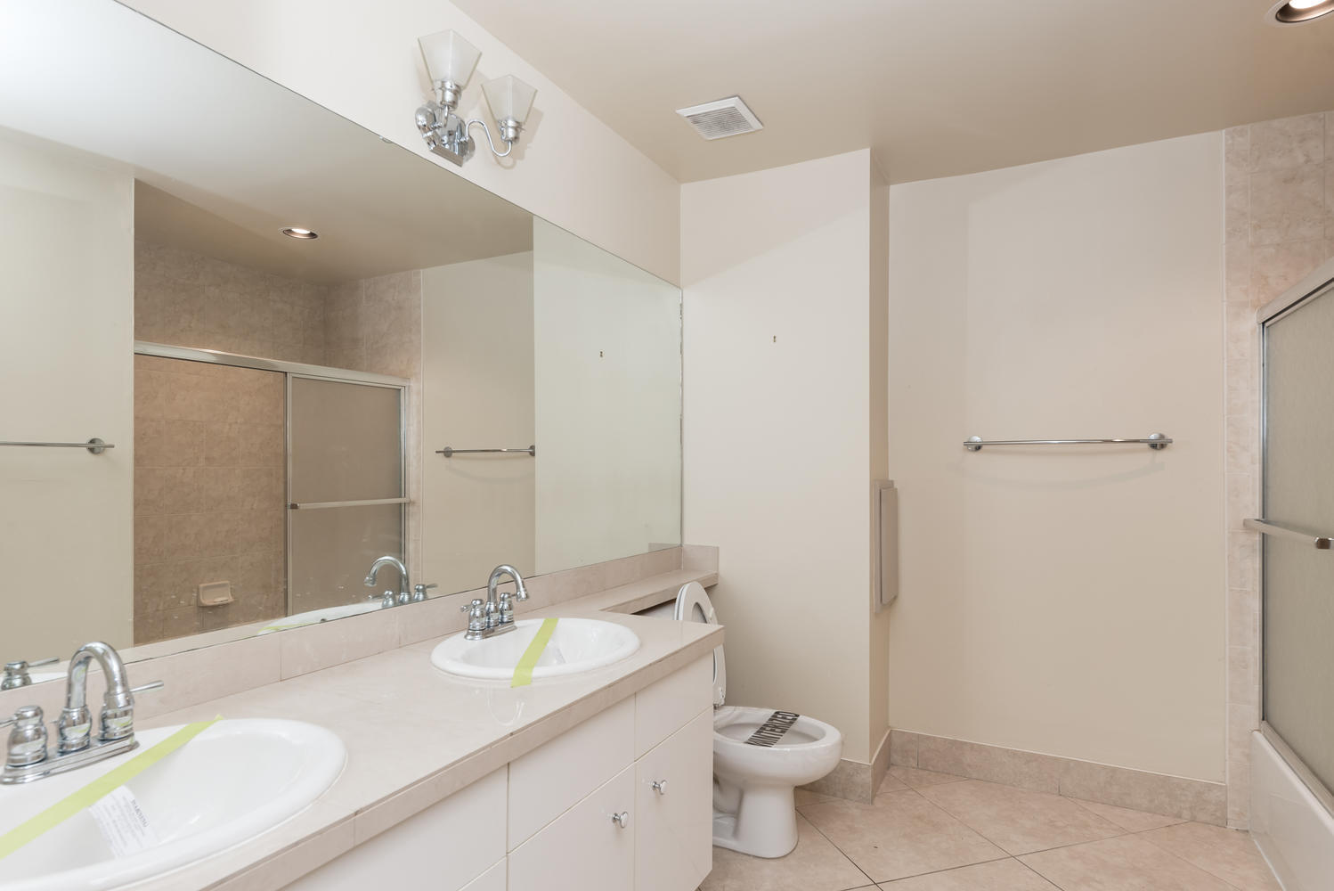 19633 Star Island Drive Boca Raton, FL 33498 - Photo 23 of 31 Must See Property-large-023-004-Bathroom