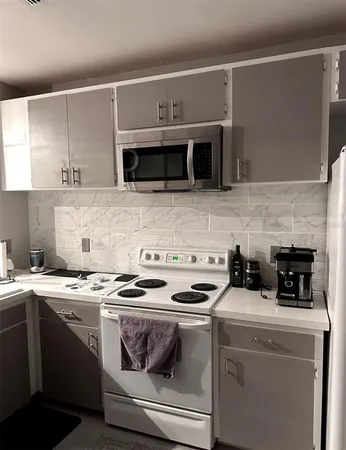 $1,700 | 6210 Bayside Key Drive, Tampa, FL 33615
