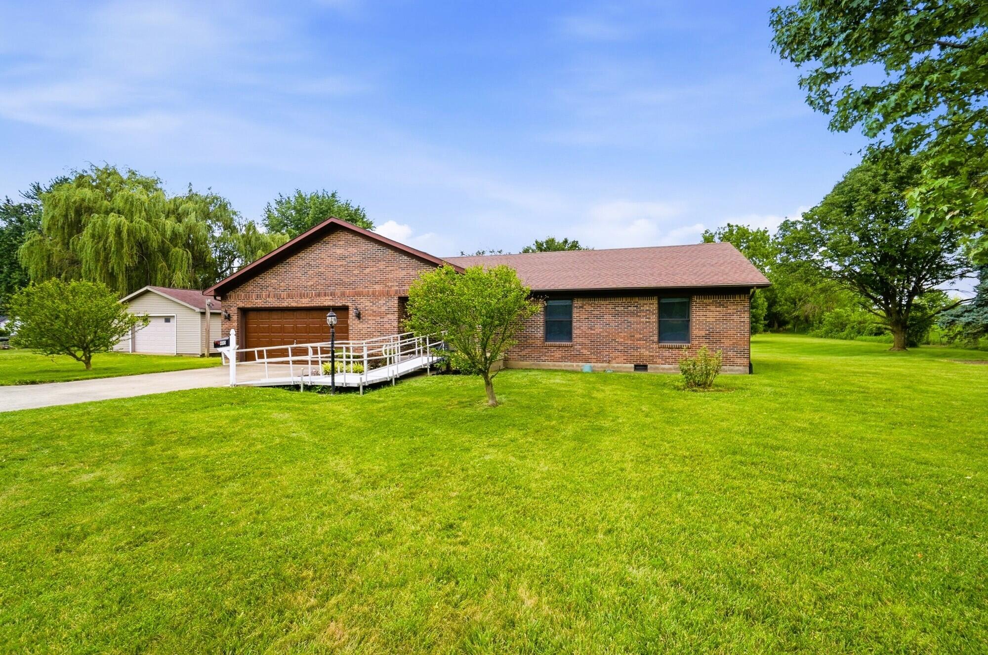 4045 Dialton Road Springfield, OH 45502 - Photo 1 of 60 001