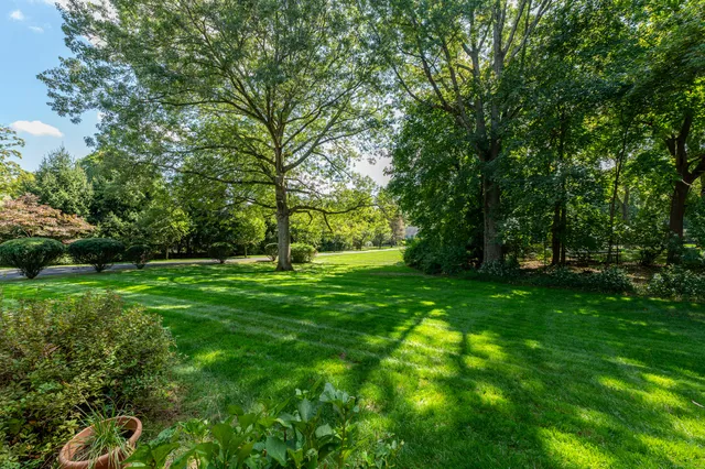 $1,000,000 | 136 Knobloch Lane, Stamford, CT 06902