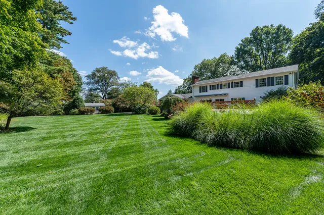 $1,000,000 | 136 Knobloch Lane, Stamford, CT 06902